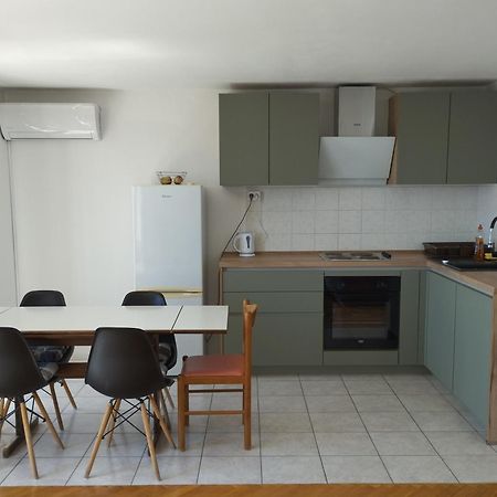 Sea View Apartment With Terrace Near The Beach Split Exterior foto